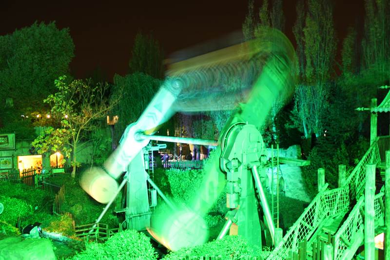 Rameses Revenge Nighttime 12 - Past Rides & Attractions